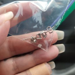 Diamond that fell out of earing