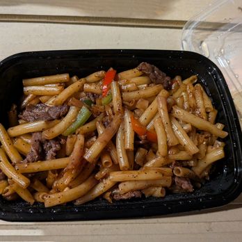 Ah Ma’s kitchen  - Stir-fried black pepper beef macaroni - Asian Fusion Near Me - San Francisco, California