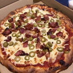 Chelsea Shawarma and Pizza - Bacon, pepperoni et olive