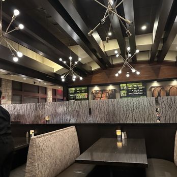 Cooper’s Hawk Winery & Restaurant - Inside - New American Near Me - Orlando, Florida
