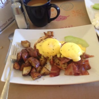 The Sinful Kitchen - Traditional eggs Benedict - Breakfast & Brunch Near Me - Portland, Maine The Sinful Kitchen - Traditional eggs Benedict - Breakfast & Brunch Near Me - Portland, Maine