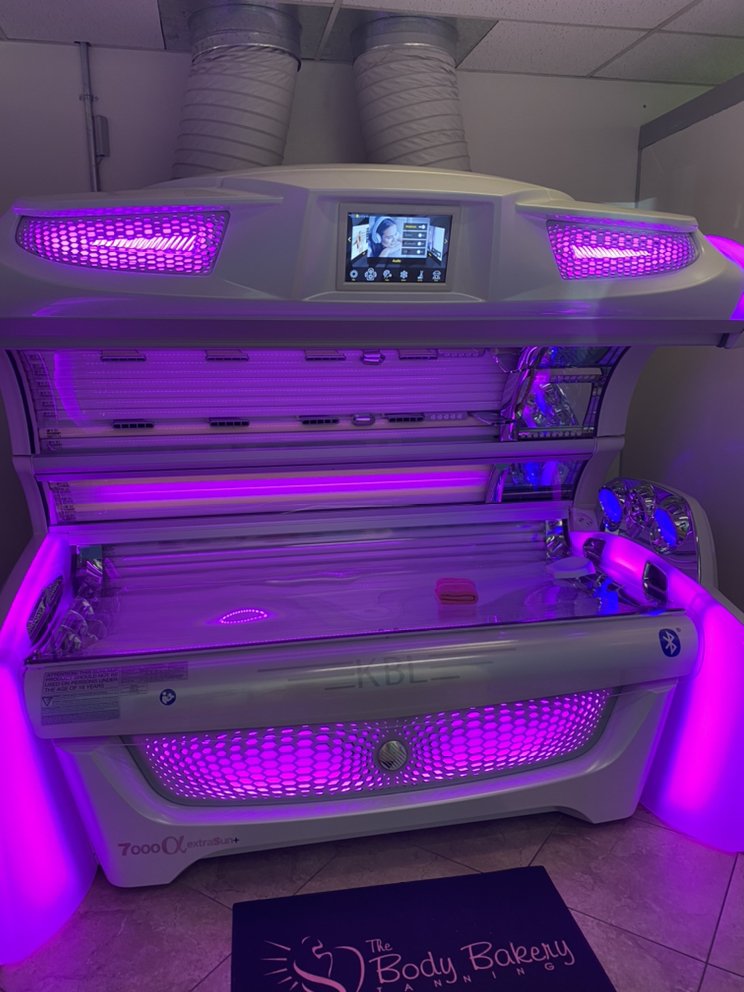 THE BODY BAKERY TANNING 158 Photos & 413 Reviews 18399 Ventura Blvd
