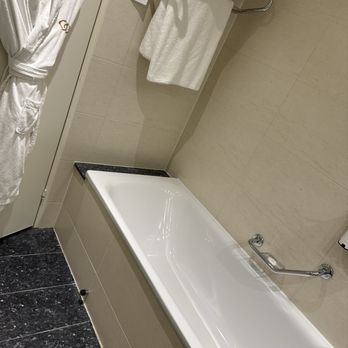 Sofitel London Heathrow - Hotels Near Me - Hounslow, XGL