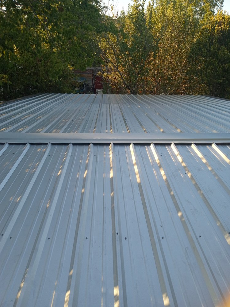 Slide of Diamond Roofing and Seamless Gutters