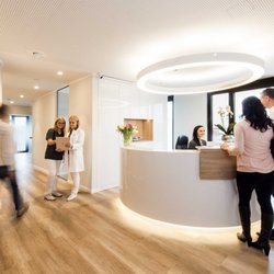 Mandsjak Zahnmedizin - Empfang, Moderne Zahnarztpraxis in Frankfurt am Main Ostend