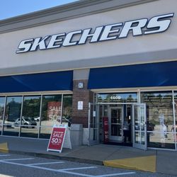 SKECHERS Warehouse Outlet