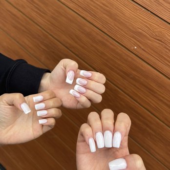 Les Mains Nail Bar - Nail Salons Near Me - Buford, Georgia