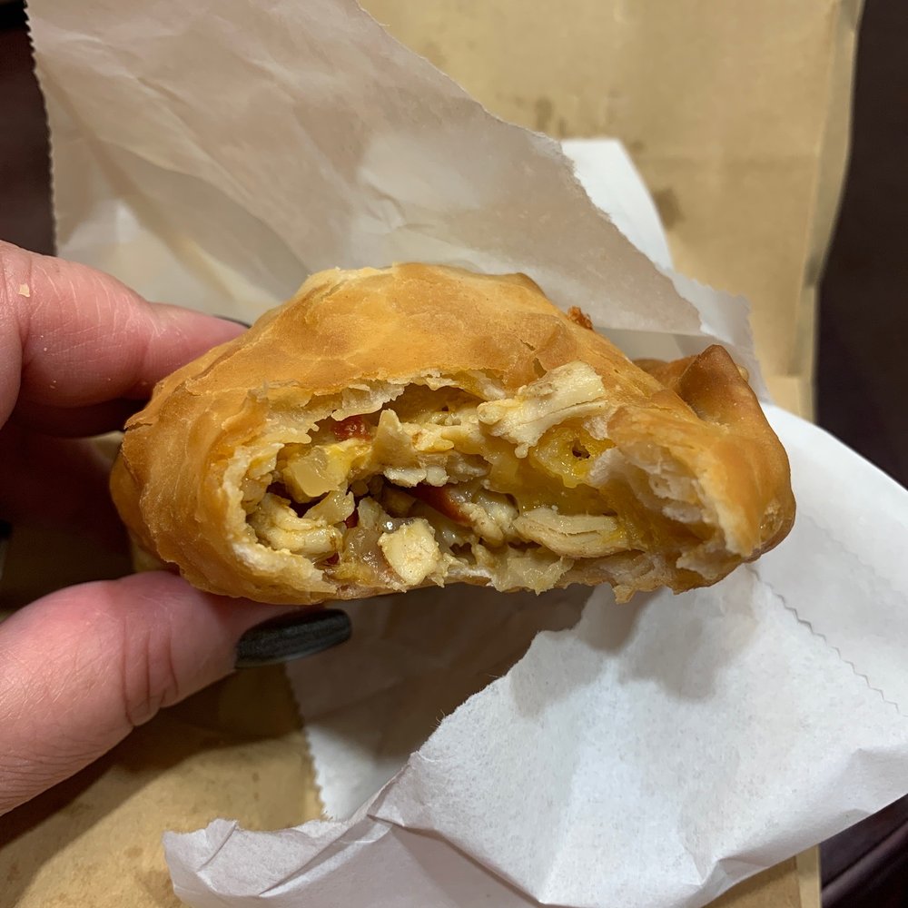 La Gran Via Bakery - Empanadas de Pollo con Queso - Bakeries Near Me - Brooklyn, New York La Gran Via Bakery - Empanadas de Pollo con Queso - Bakeries Near Me - Brooklyn, New York