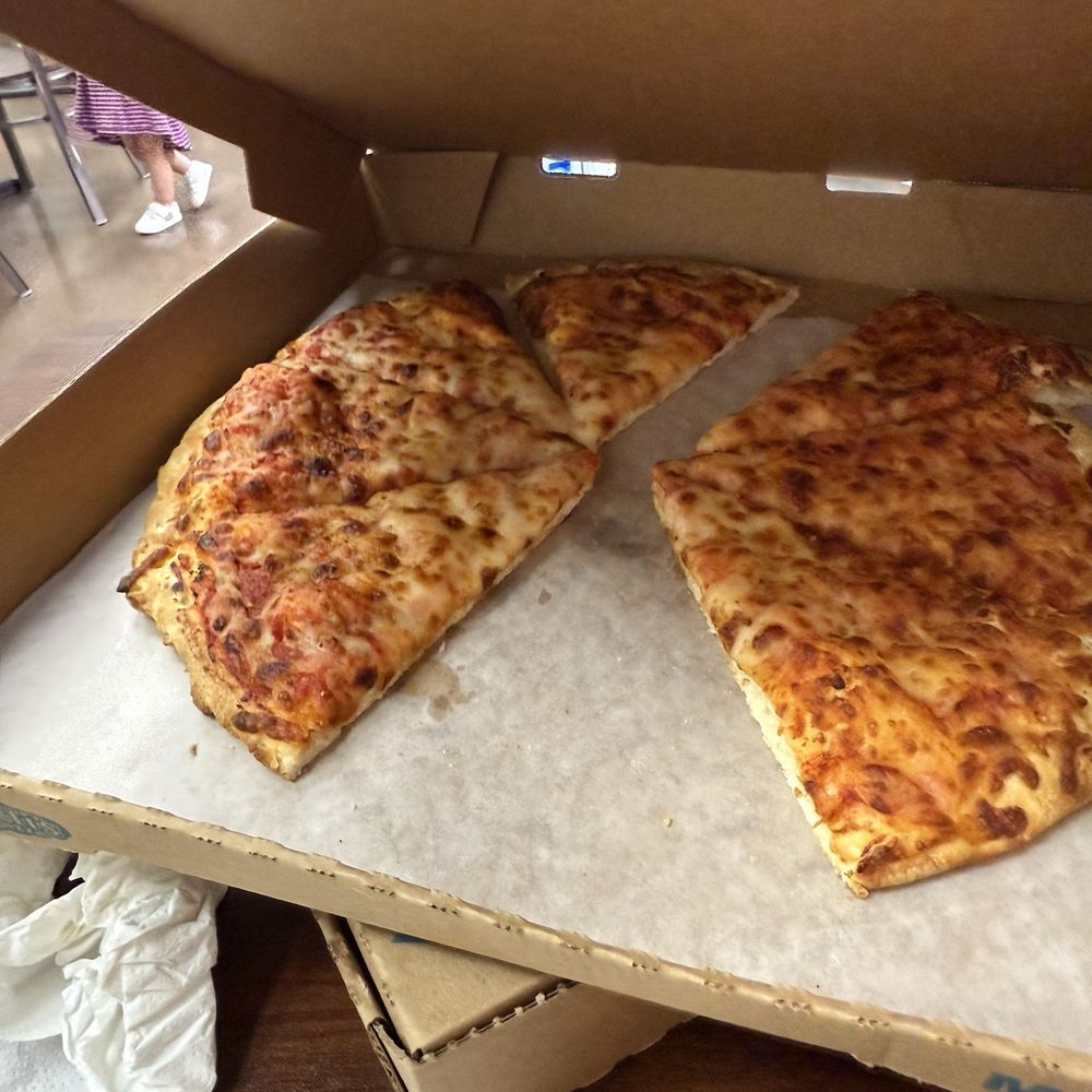 Mr Gatti's Pizza - Medium cheese pizza - Pizza Near Me - Hudson Oaks, Texas
