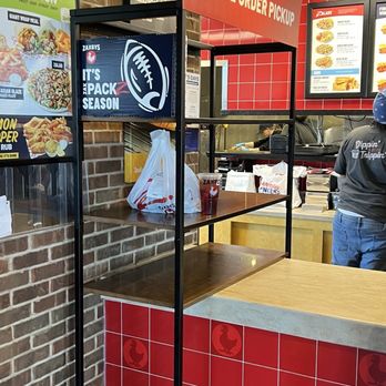 Zaxbys - Mobile order pick up.... - Fast Food Near Me - Suffolk, Virginia