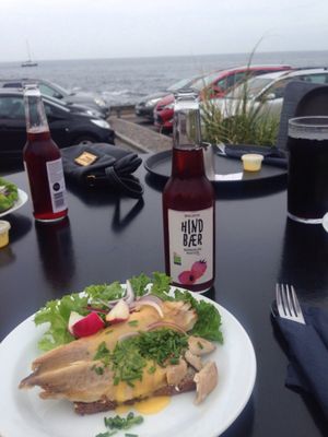 Gudhjem Røgeri by null