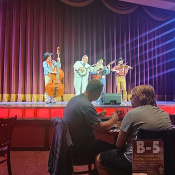 Sneaky Pete's Wild West Dinner Show - Pre show music. - Dinner Theater Near Me - Wisconsin Dells, Wisconsin