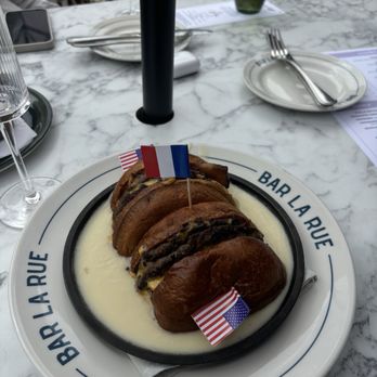 Bar La Rue - Royale with cheese - Bars Near Me - Chicago, Illinois