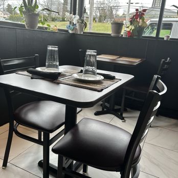 Baylee Thai Cuisine - Inside - Thai Near Me - Cranston, Rhode Island