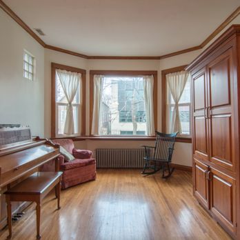 ArtHouse Chicago/Baird & Warner - Vintage Charm in Logan Square - Real Estate Agents Near Me - Chicago, Illinois ArtHouse Chicago/Baird & Warner - Vintage Charm in Logan Square - Real Estate Agents Near Me - Chicago, Illinois