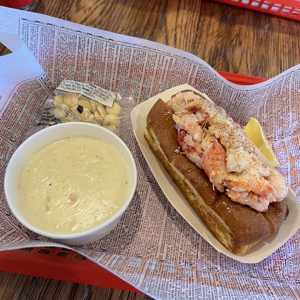 Lobster West - New England Clam Chowder and Boss Lobster Roll - Seafood Near Me - Encinitas, California Lobster West - New England Clam Chowder and Boss Lobster Roll - Seafood Near Me - Encinitas, California