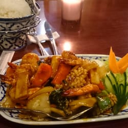 Coco Thai - Mixad skaldjurstallrik med chili och vitlök.