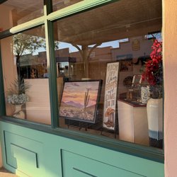 Arlene's - Window shopping