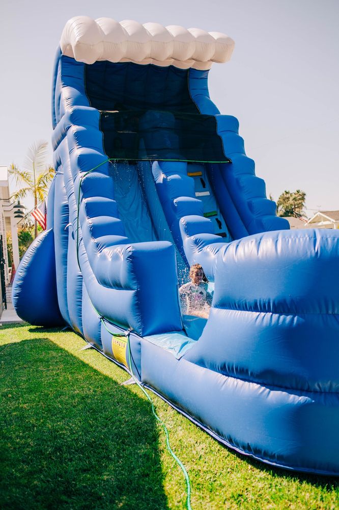 SPLASH N SLIDE Updated August 2024 14 Photos Costa Mesa, California Bounce House Rentals
