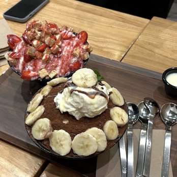 Sul & Beans - Chocolate Banana Bingsoo, Strawberry Cheese Bingsoo - Desserts Near Me - Los Angeles, California
