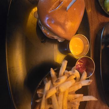 Tap 42 Midtown - Big Smash Burger - Sports Bars Near Me - Miami, Florida Tap 42 Midtown - Big Smash Burger - Sports Bars Near Me - Miami, Florida