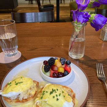 The Tavern at Heathman - The Tavern's Crab Benedict - New American Near Me - Portland, Oregon The Tavern at Heathman - The Tavern's Crab Benedict - New American Near Me - Portland, Oregon