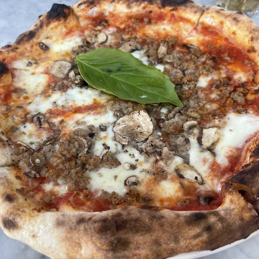 Ama Pizza - Salsiceia e Funghi Pizza - Pizza Near Me - Hillsborough Township, New Jersey