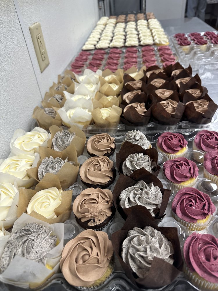 Fresh & Fancy Mama Sheenas Logo