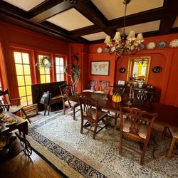 My Rosegarden Guest Rooms - The ever so "North of Lake Street " timelessness--1920 to the present!