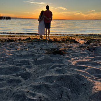 Kelnero - The walk to the beach after - Cocktail Bars Near Me - Edmonds, Washington Kelnero - The walk to the beach after - Cocktail Bars Near Me - Edmonds, Washington