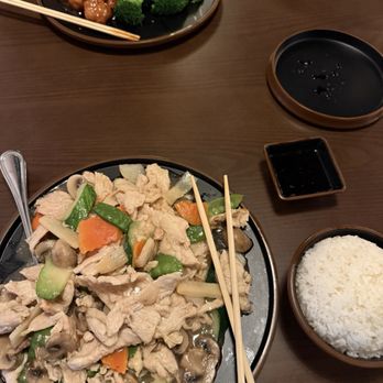 Umami Way - Moo Goo Gaipan and orange chicken - Asian Fusion Near Me - Braselton, Georgia