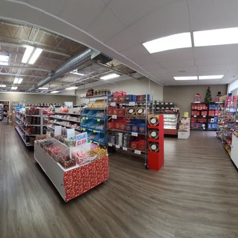 Superior Nut Chicago - the inside of a grocery store - Candy Stores Near Me - Chicago, Illinois