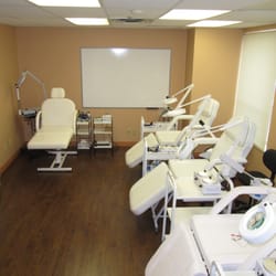 International Academy of Esthetics - Facial Room