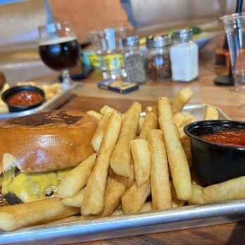 Aspire Brewing - Kids burger - Brewpubs Near Me - Middletown, New York