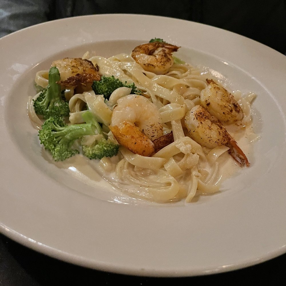 Luna's Restaurant - Fettuccini Alfredo - Lounges Near Me - Gainesville, Georgia Luna's Restaurant - Fettuccini Alfredo - Lounges Near Me - Gainesville, Georgia