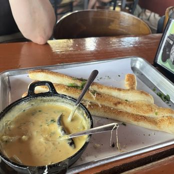 Old County Inn - Green Chili Bar Cheese - Pizza Near Me - Pine, Arizona