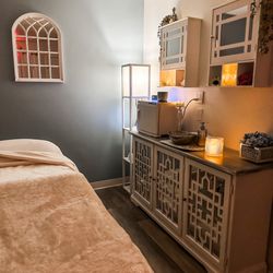 Sarah Elizabeth Skin Care - Spa room