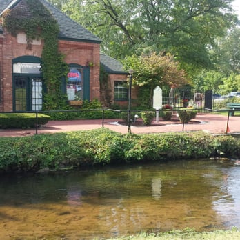 Warner Vineyards - Wine Tasting Room Near Me - Paw Paw, Michigan