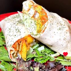 Hollywood Juice Shop - Mango Thai Chicken wrap