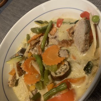 Seven Moons - Green duck curry - Thai Near Me - Berlin, Connecticut