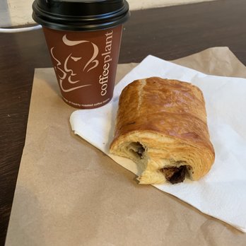 Coffee Plant - Flat white with a chocolate croissant - Coffee & Tea Near Me - London, XGL Coffee Plant - Flat white with a chocolate croissant - Coffee & Tea Near Me - London, XGL