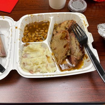 Chuck’s BBQ Restaurant - Tri Tip plate w/ beans and mashed potatoes - Barbeque Near Me - Clovis, California
