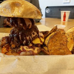 Seven Brothers Burgers - Paniolo (Cowboy) - really tasty!