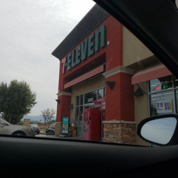 7-Eleven - the exterior of a restaurant - Convenience Stores Near Me - Corona, California
