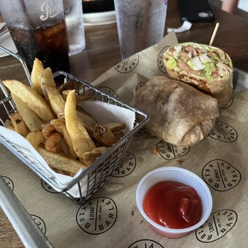Brixx & Barley - Fries with a piece of random fried pasta in there? - Bars Near Me - Long Beach, New York