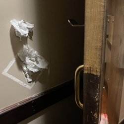 Mazzy's Sports Bar & Grill - Marietta - Ladies restroom