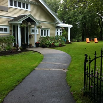 Leaside Manor Suites & Executive Apartments - Bed & Breakfast Near Me - St. John's, Newfoundland and Labrador Leaside Manor Suites & Executive Apartments - Bed & Breakfast Near Me - St. John's, Newfoundland and Labrador