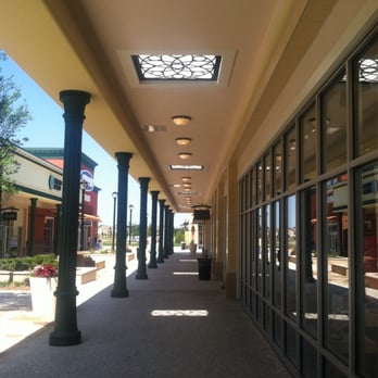 Tanger Outlets Savannah - Outlet Stores Near Me - Pooler, Georgia
