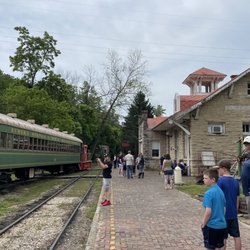 Eureka Springs and North Arkansas Railway - Waiting to board the train