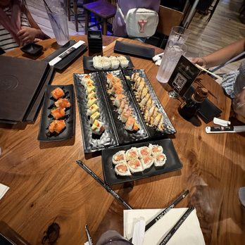 Kan Sushi - Sushi Bars Near Me - Honolulu, Hawaii